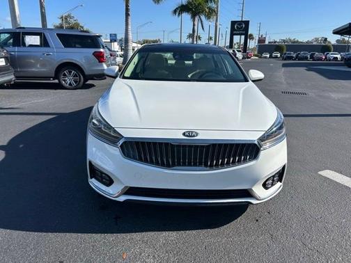 2017 Kia Cadenza Technology