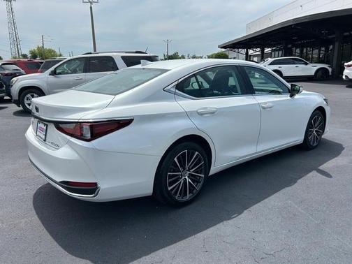 2023 Lexus ES 250 250