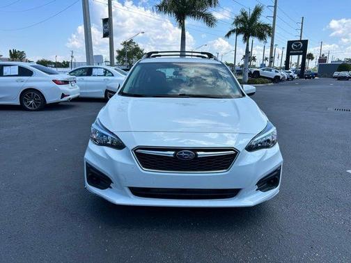 Crystal White Pearl 2018 Subaru Impreza 2.0i Premium