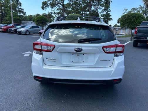 Crystal White Pearl 2018 Subaru Impreza 2.0i Premium