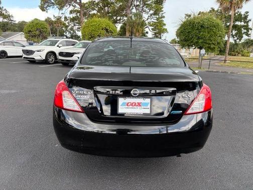 Super Black 2012 Nissan Versa 1.6 SV