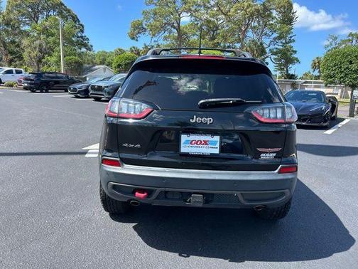 Diamond Black 2019 Jeep Cherokee Trailhawk