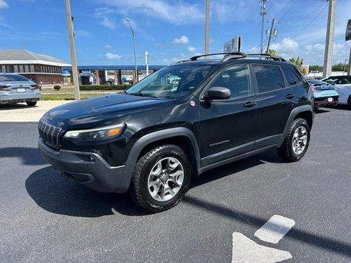 Diamond Black 2019 Jeep Cherokee Trailhawk