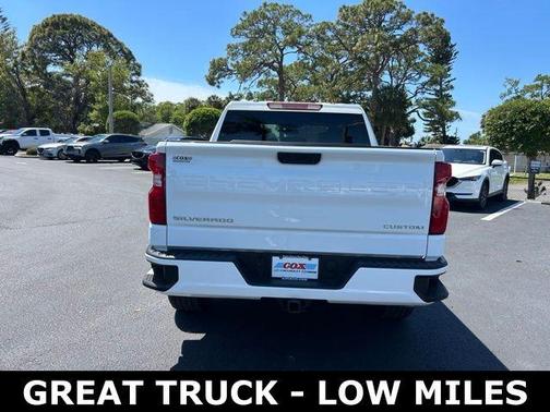 2025 Chevrolet Silverado 1500 Custom