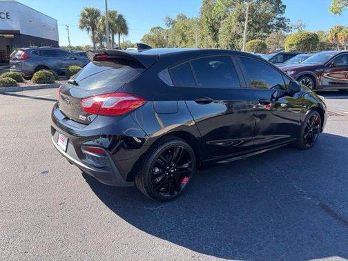 Black 2018 Chevrolet Cruze LT
