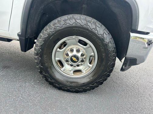 Summit White 2023 Chevrolet Silverado 2500 WT
