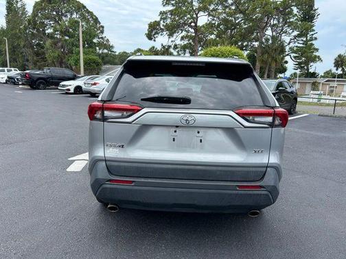 Silver Sky Metallic 2022 Toyota RAV4 XLE