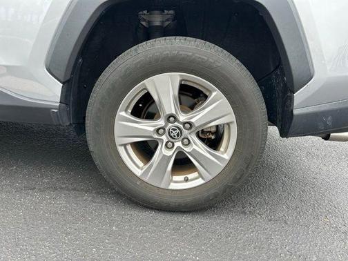 Silver Sky Metallic 2022 Toyota RAV4 XLE