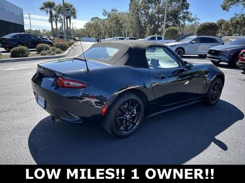 2022 Mazda MX-5 Miata Sport