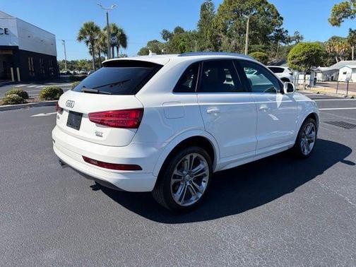 Cortina White 2017 Audi Q3 2.0T Premium Plus