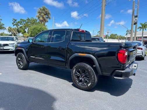 Onyx Black 2024 GMC Canyon Elevation