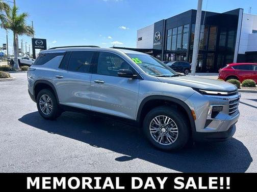 Sterling Gray Metallic 2025 Chevrolet Traverse LT