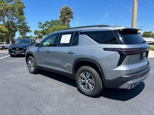 Sterling Gray Metallic 2025 Chevrolet Traverse LT