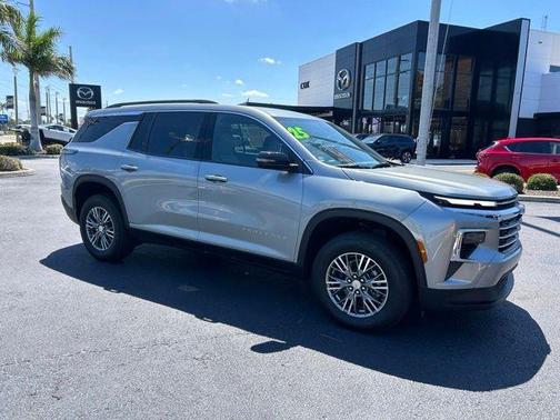 Sterling Gray Metallic 2025 Chevrolet Traverse LT