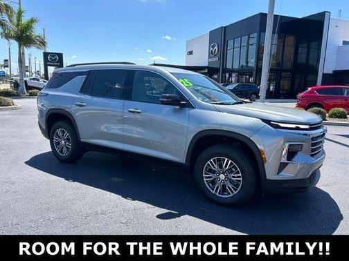 Sterling Gray Metallic 2025 Chevrolet Traverse LT