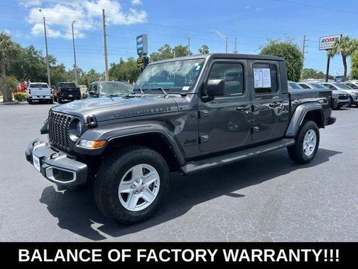 Crystal Metallic 2023 Jeep Gladiator Sport