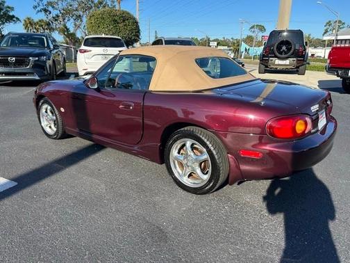 2000 Mazda MX-5 Miata 