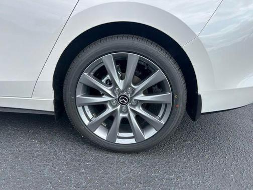 Snowflake White Pearl 2026 Mazda Mazda3 FWD w/Preferred Package