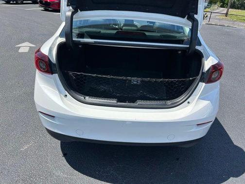 Snowflake White Pearl 2016 Mazda Mazda3 i Grand Touring