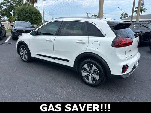 Snow White Pearl 2022 Kia Niro LX