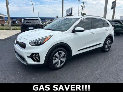 Snow White Pearl 2022 Kia Niro LX