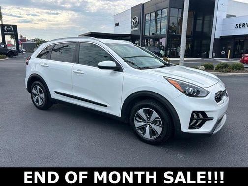 Snow White Pearl 2022 Kia Niro LX