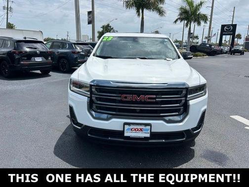 Summit White 2023 GMC Acadia AT4