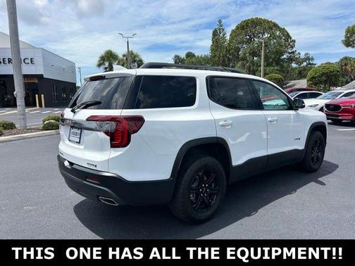 Summit White 2023 GMC Acadia AT4