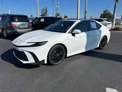 2025 Toyota Camry SE