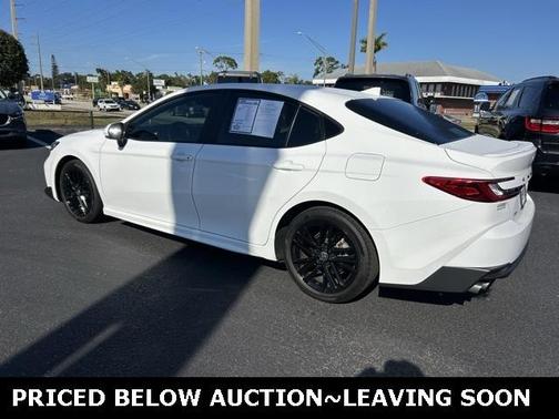 2025 Toyota Camry SE