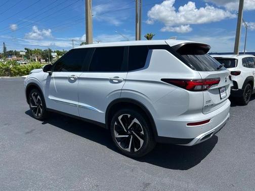 2022 Mitsubishi Outlander SE Launch Edition