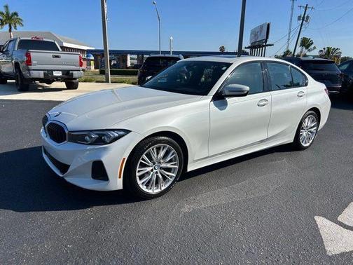 Alpine White 2023 BMW 330 i