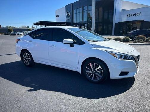2022 Nissan Versa 1.6 SV
