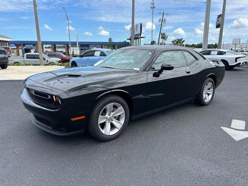 Pitch Black Clearcoat 2023 Dodge Challenger SXT