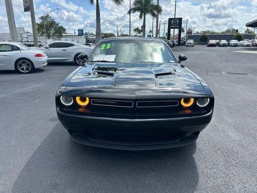 Pitch Black Clearcoat 2023 Dodge Challenger SXT