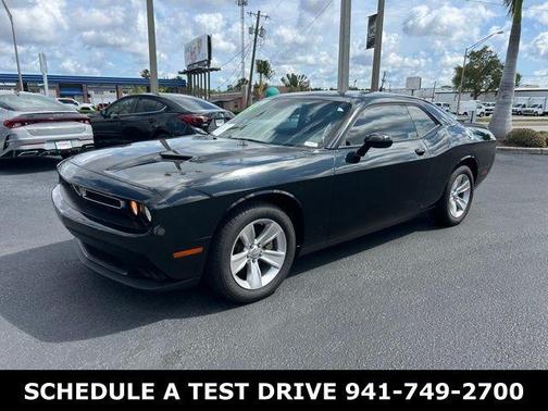 Pitch Black Clearcoat 2023 Dodge Challenger SXT
