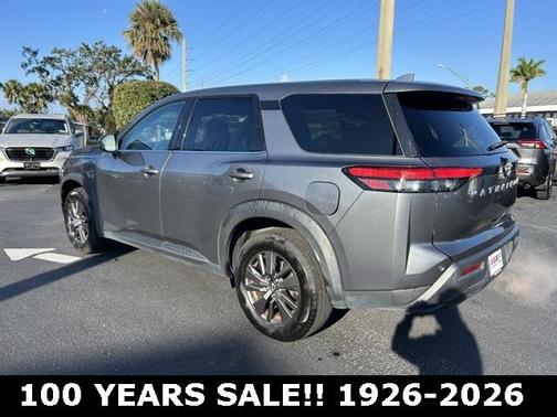 2022 Nissan Pathfinder S