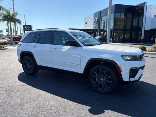 Bright White Clearcoat 2026 Jeep Grand Cherokee Limited