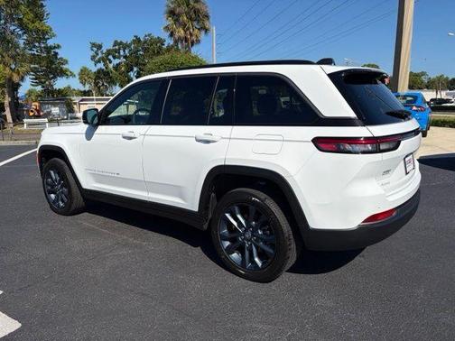 Bright White Clearcoat 2026 Jeep Grand Cherokee Limited