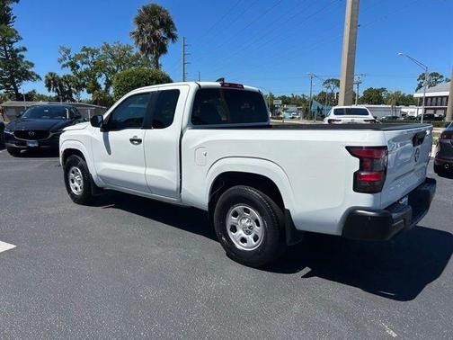2022 Nissan Frontier S