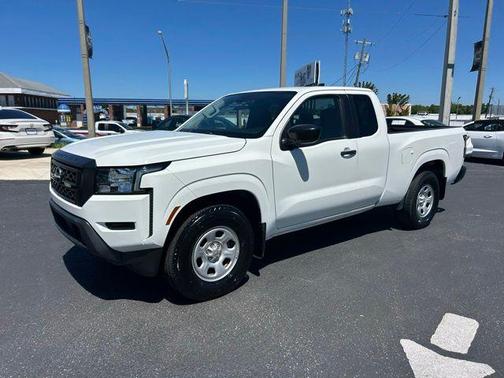2022 Nissan Frontier S