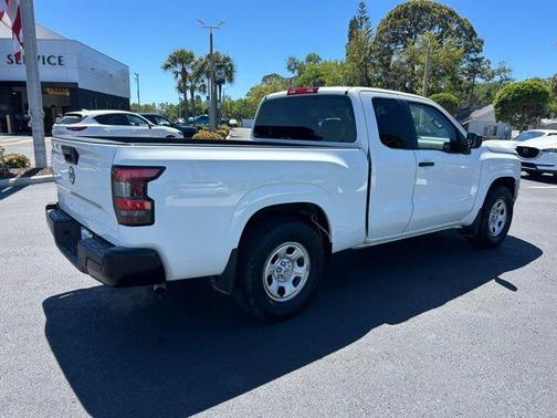 2022 Nissan Frontier S