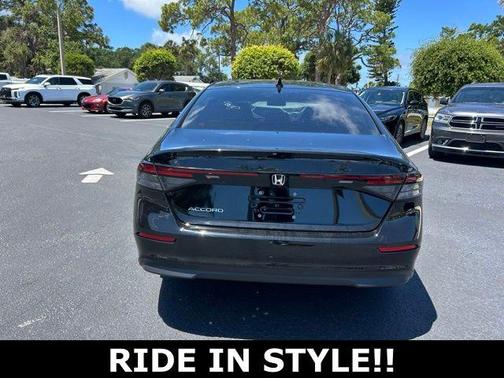 Crystal Black Pearl 2025 Honda Accord SE