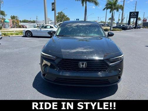 Crystal Black Pearl 2025 Honda Accord SE