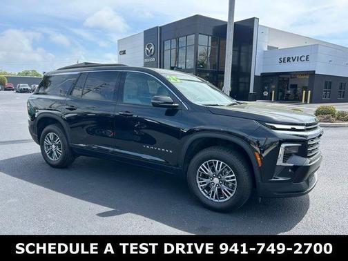 2025 Chevrolet Traverse LT