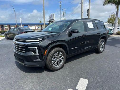 2025 Chevrolet Traverse LT