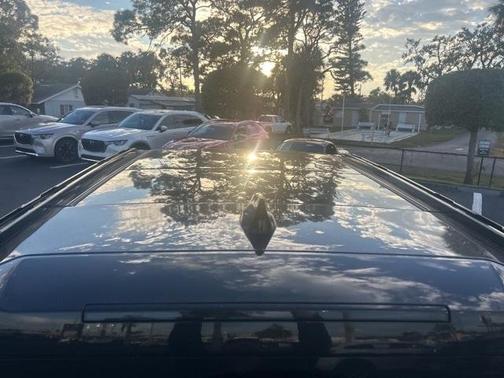 2024 Land Rover Defender P400 X-Dynamic SE