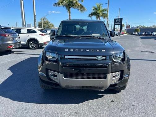 2024 Land Rover Defender P400 X-Dynamic SE