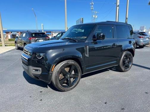 2024 Land Rover Defender P400 X-Dynamic SE