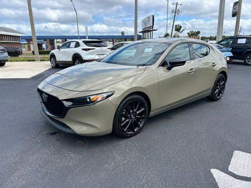 2024 Mazda Mazda3 2.5 Carbon Turbo